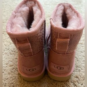 UGG Women's Classic Mini Sparkle Spots Fashion Boots